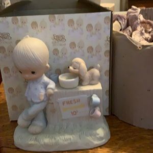 Precious Moments figurine ‘Thank you for coming to my ade.’